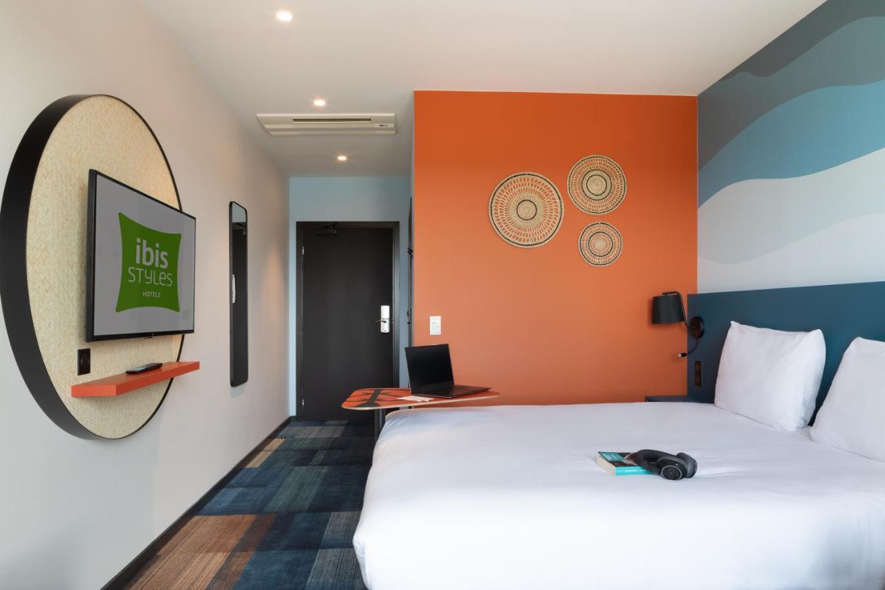 Hotel Ibis Styles Miramas Exterior foto