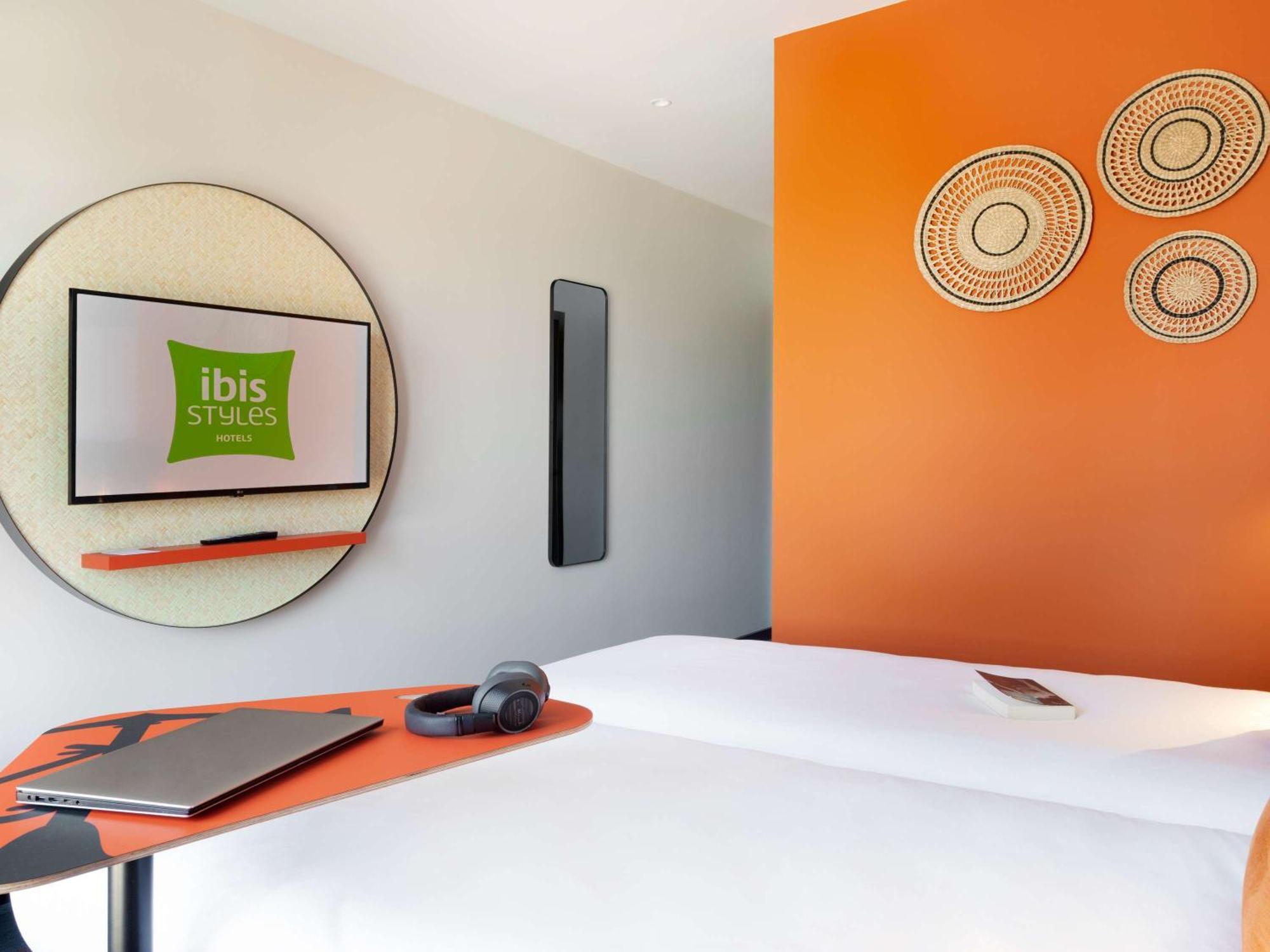 Hotel Ibis Styles Miramas Exterior foto
