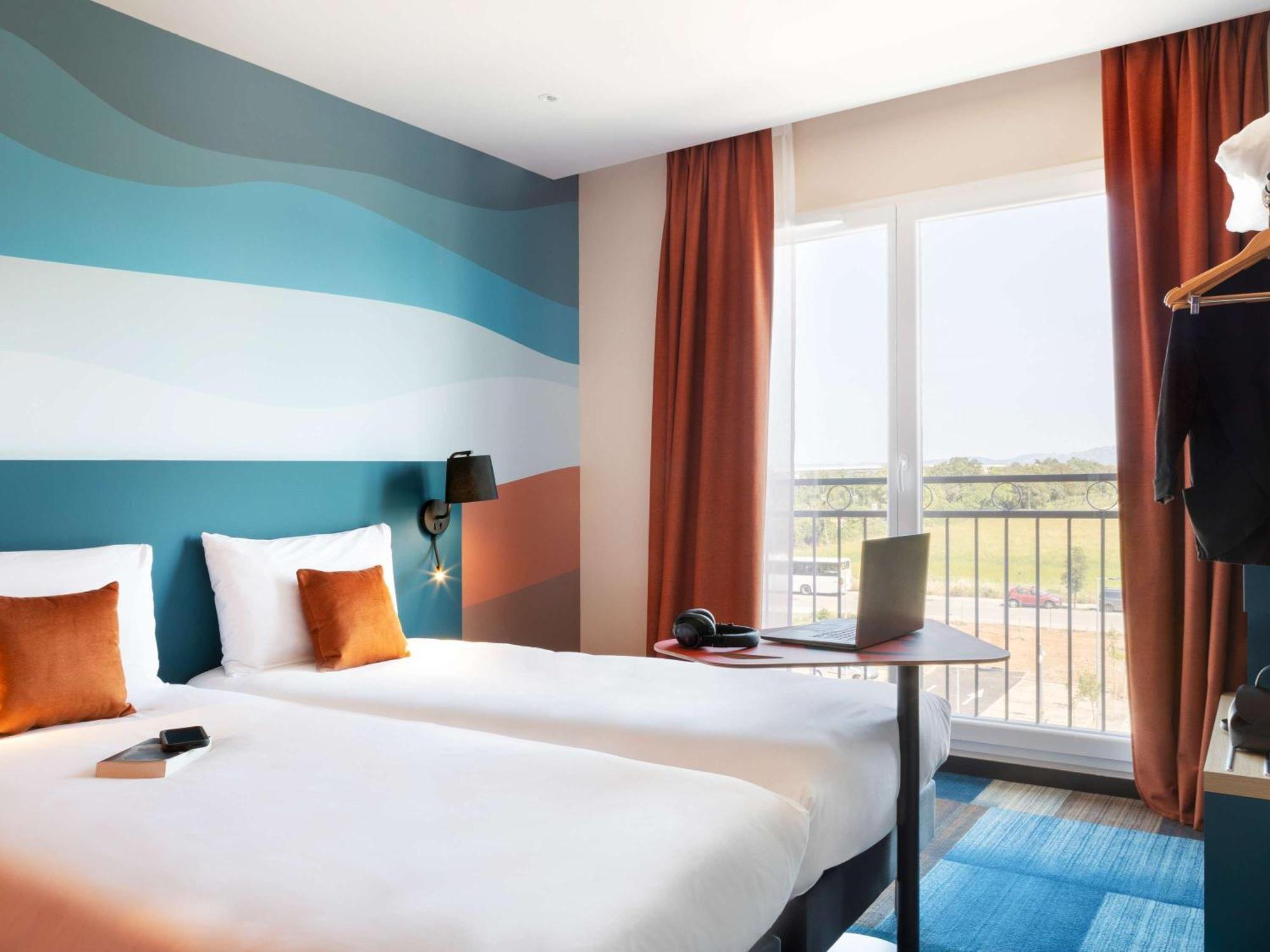 Hotel Ibis Styles Miramas Exterior foto