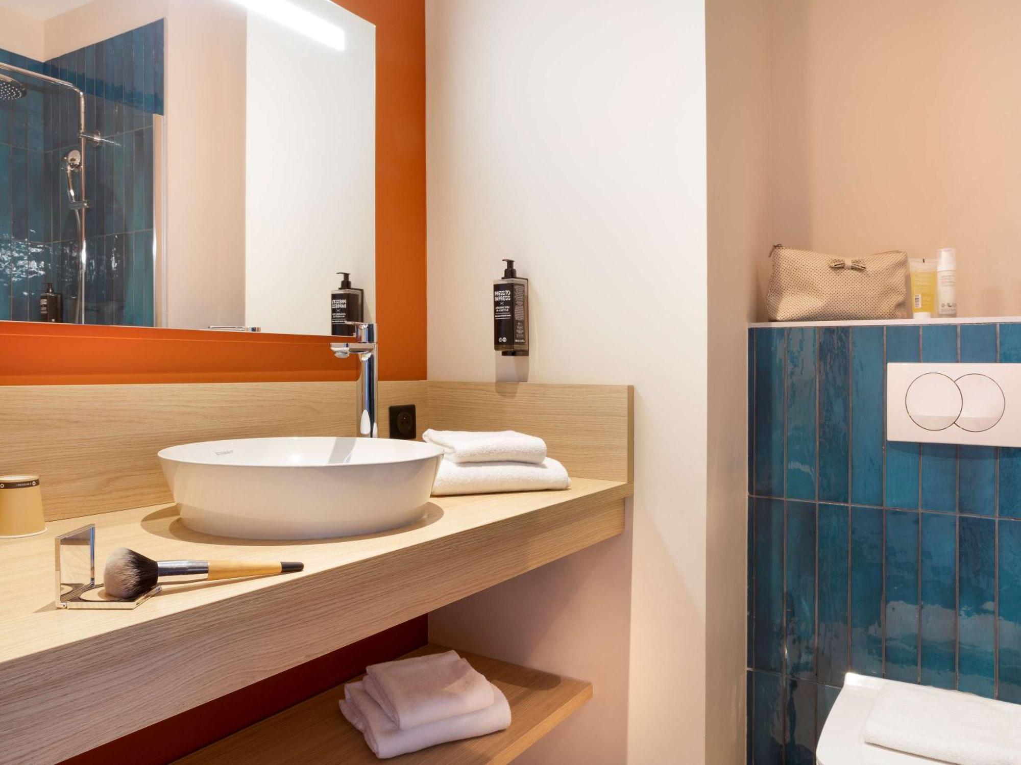 Hotel Ibis Styles Miramas Exterior foto
