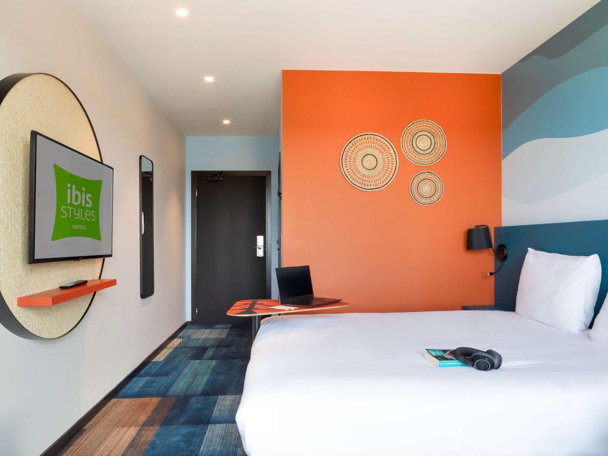 Hotel Ibis Styles Miramas Exterior foto